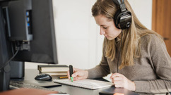 10 cách để phụ huynh giúp con học trực tuyến hiệu quả hơn