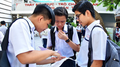 Kỳ thi tuyển sinh lớp 10 tại TP.HCM: Sức ép từ thế hệ 'heo vàng'
