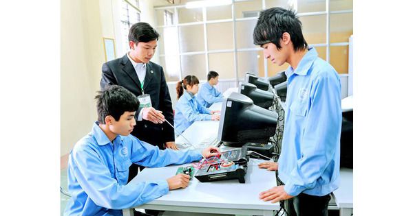 5 nghề hệ trung cấp dễ xin việc nhất hiện nay